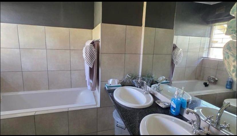 5 Bedroom Property for Sale in Sasolburg Ext 23 Free State